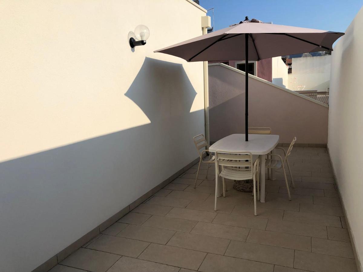La Dama Di Avola Villa Bagian luar foto